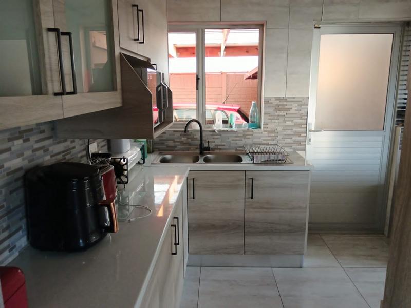 3 Bedroom Property for Sale in Heathfield Western Cape